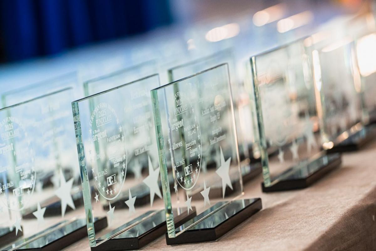 Recibimos el premio Fundclass a la Mejor Gestora de Fondos Española Recibimos el premio Fundclass a la Mejor Gestora de Fondos Española